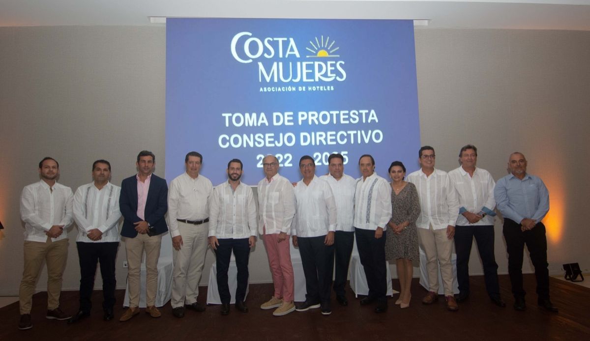 Integrantes del Consejo Directivo de la Asociación de Hoteles Costa Mujeres, presidida por Ramón Roselló Pons.