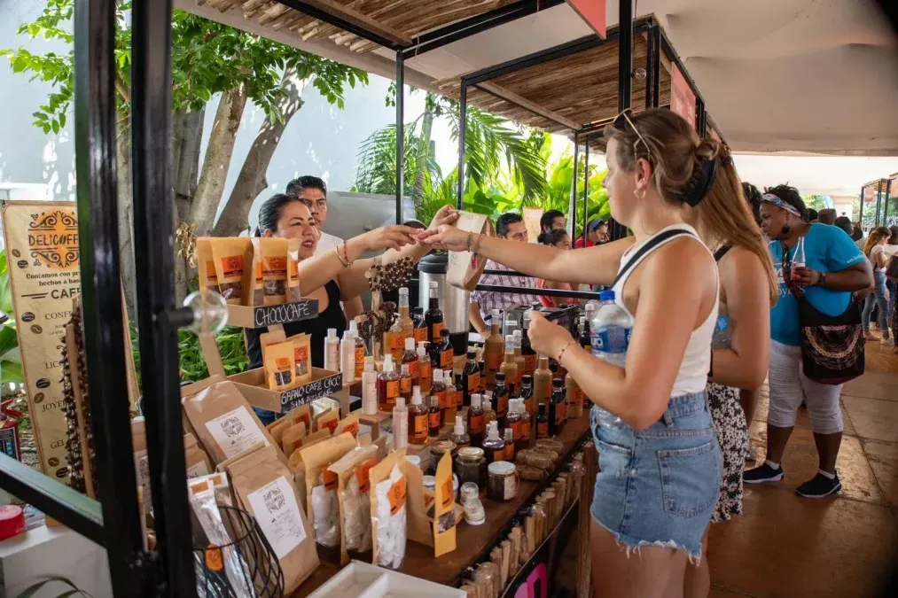 El Festival Gastronómico Sabores de Yucatán tiene como finalidad seducir a viajeros, locales y expertos sibaritas con la sazón de una de las culturas más valoradas en el mundo.