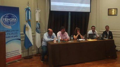 Graciela Fresno preside la reunión de representantes en la que se definió el calendario 2020.