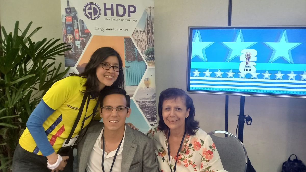 Equipo de HDP encabezado por la gerente general Susana de Decker (der.), en Ladevi Workshop en Guayaquil.