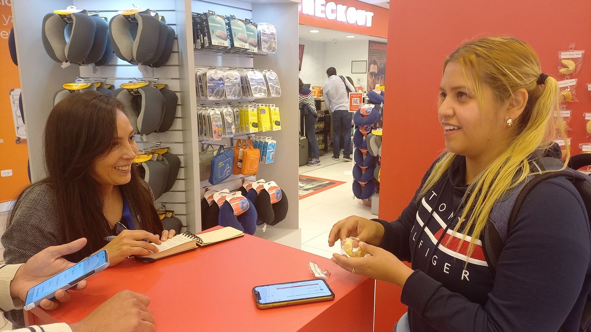 Avianca y Attenza entregaron premios a los visitantes de la tienda.