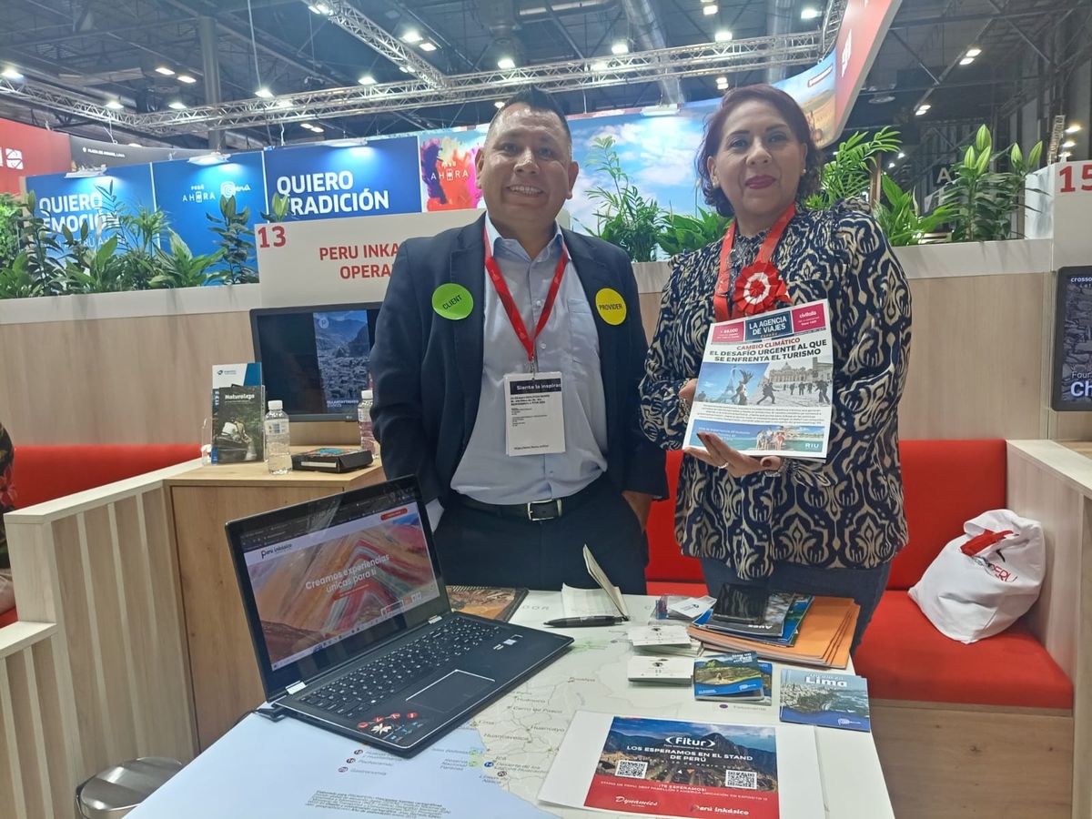 Tito Ilizarbe y Roxana Del Aguilar de Perú Inkasico Tour Operador, mesa 13 (pabellón 3, stand 3B07).