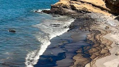 Talara sufre el impacto del derrame de petróleo, afectando su economía y la cancelación masiva de reservas para las fiestas de fin de año.