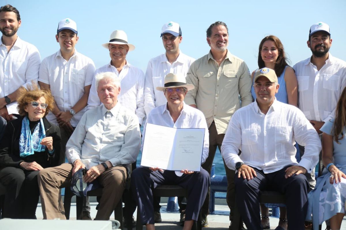 Galápagos amplió la extensión de su reserva marina. El acto contó con la presencia de autoridades como el ministro de turismo