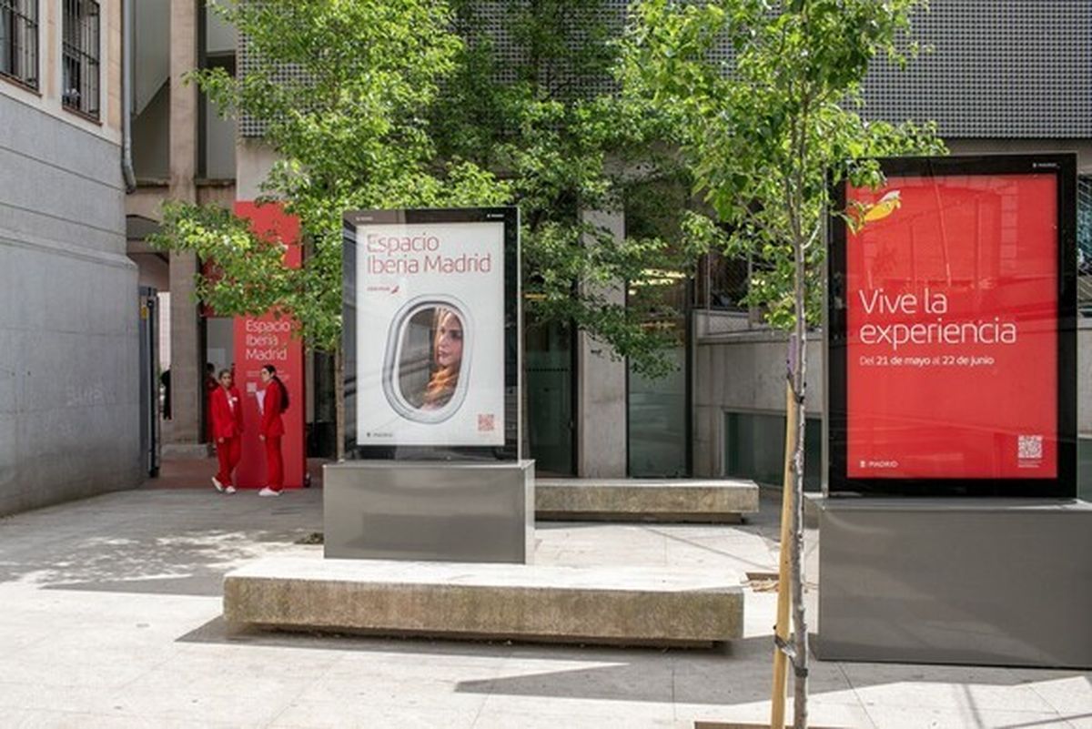 Espacio Iberia, la popup store que la aerolínea ha tenido abierta en el Espacio Cultural Serrería Belga, junto a la Plaza de las Letras, en pleno Paisaje de la Luz.