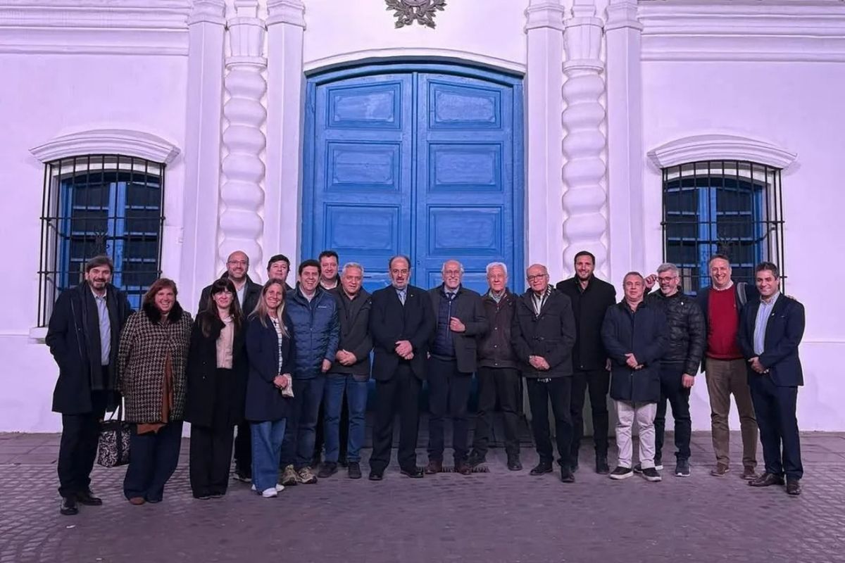 Ángel Brisighelli&nbsp;ganó las elecciones y es el nuevo presidente de&nbsp;Fedecatur. La votación no representó un recambio institucional, ni un reordenamiento real del mapa dirigencial.