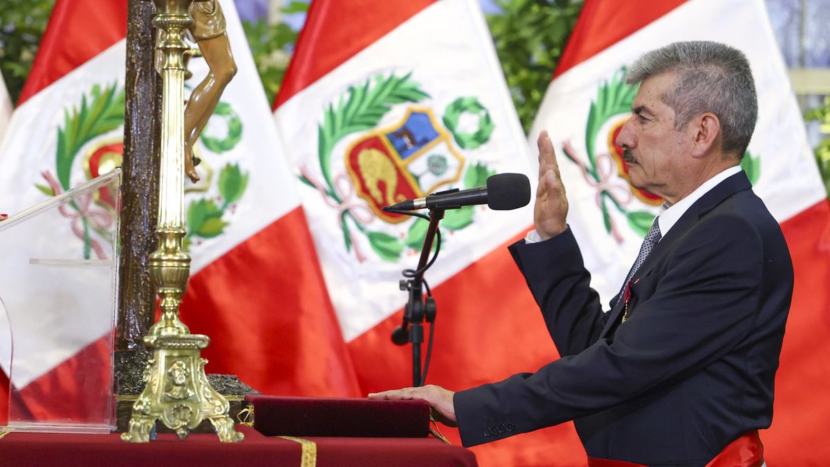 Rogers Valencia asume el Mincetur en el gobierno de Keiko Fujimori.