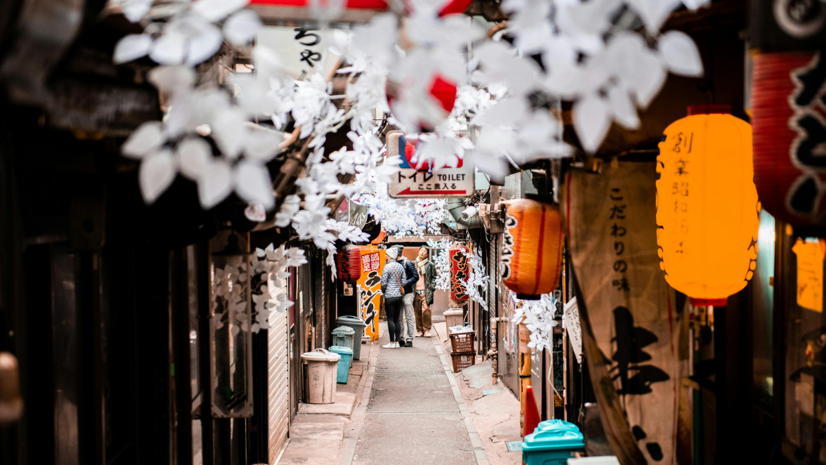 La capital de Japón te sorprenderá con sus barrios, templos y modernos edificios.