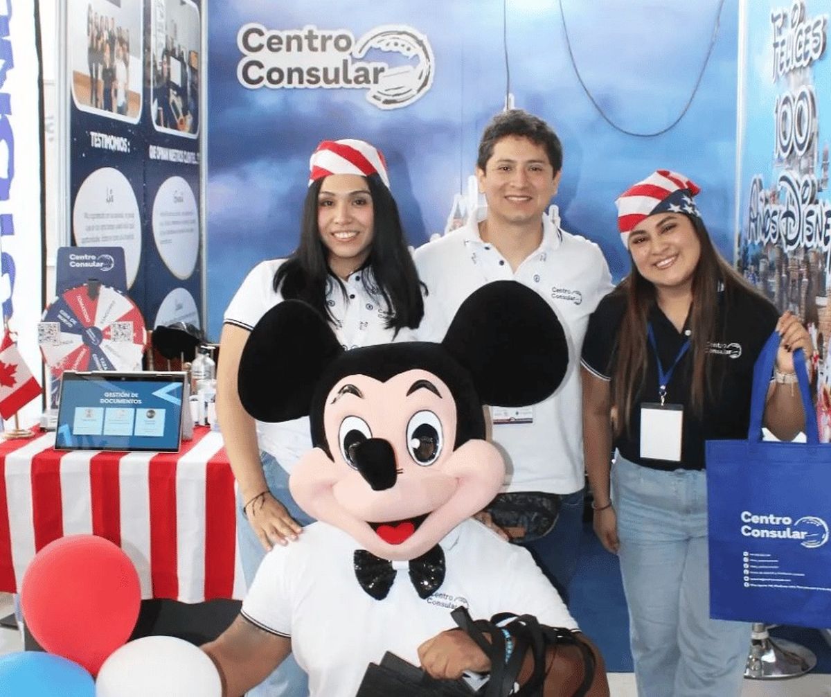 El equipo empresarial de Centro Consular presente en AVIT 2023.