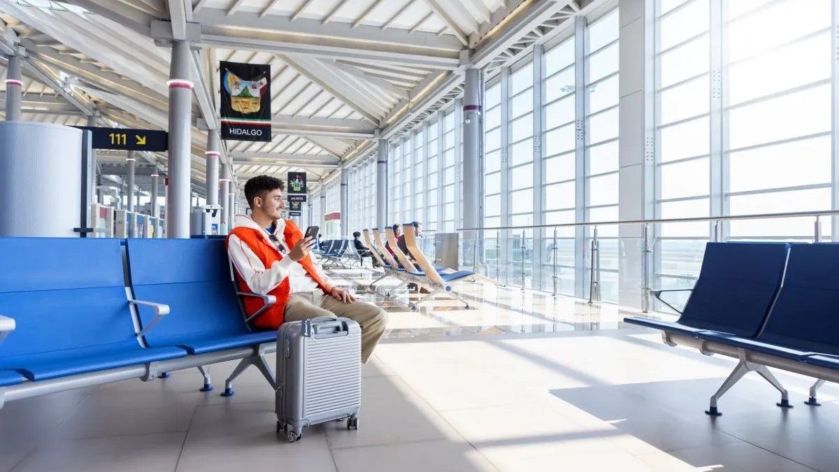 A través de su sitio web oficial, Aeroméxico destaca que es posible cambiar hora, fecha y destino de tu vuelo hasta 3 horas antes del despegue.