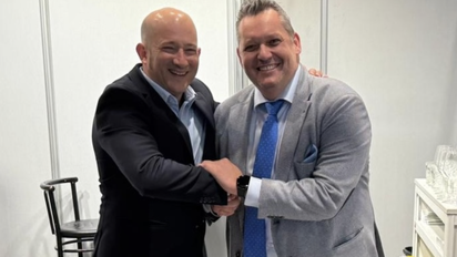 Miguel Mayordomo, responsable comercial y socio fundador de SoloGrupos, e Iván Méndez, gerente de UNAV.