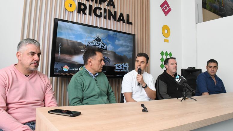 Junto a intendentes, Saúl Echeveste, secretario de Turismo de La Pampa, presentó el Gran Desafío del Valle.&nbsp;