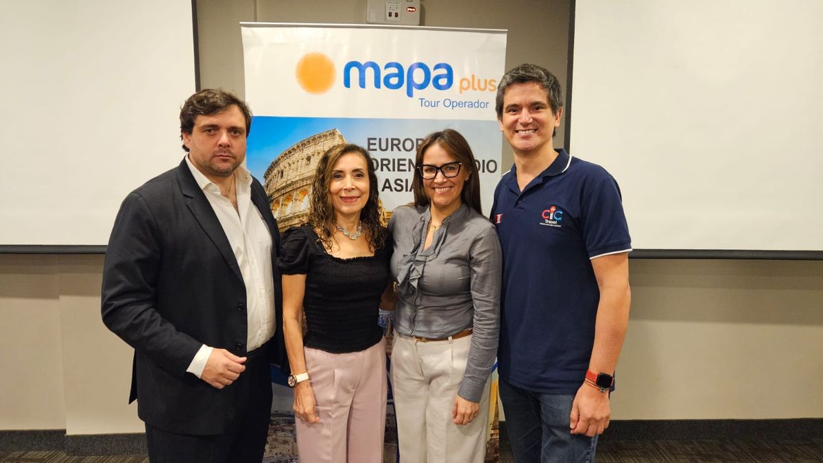 Antonio Márquez, director comercial de Mapa Group; Mary Guizado, gerente general de Vip Viajes; Mónica Salamanca, gerente comercial para Ecuador, Colombia y Perú de Mapa Group; y Roberto Revoredo, director comercial de CIC Travel en Perú. - Ladevi Medios y Soluciones Antonio Márquez, director comercial de Mapa Group; Mary Guizado, gerente general de Vip Viajes; Mónica Salamanca, gerente comercial para Ecuador, Colombia y Perú de Mapa Group; y Roberto Revoredo, director comercial de CIC Travel en Perú.