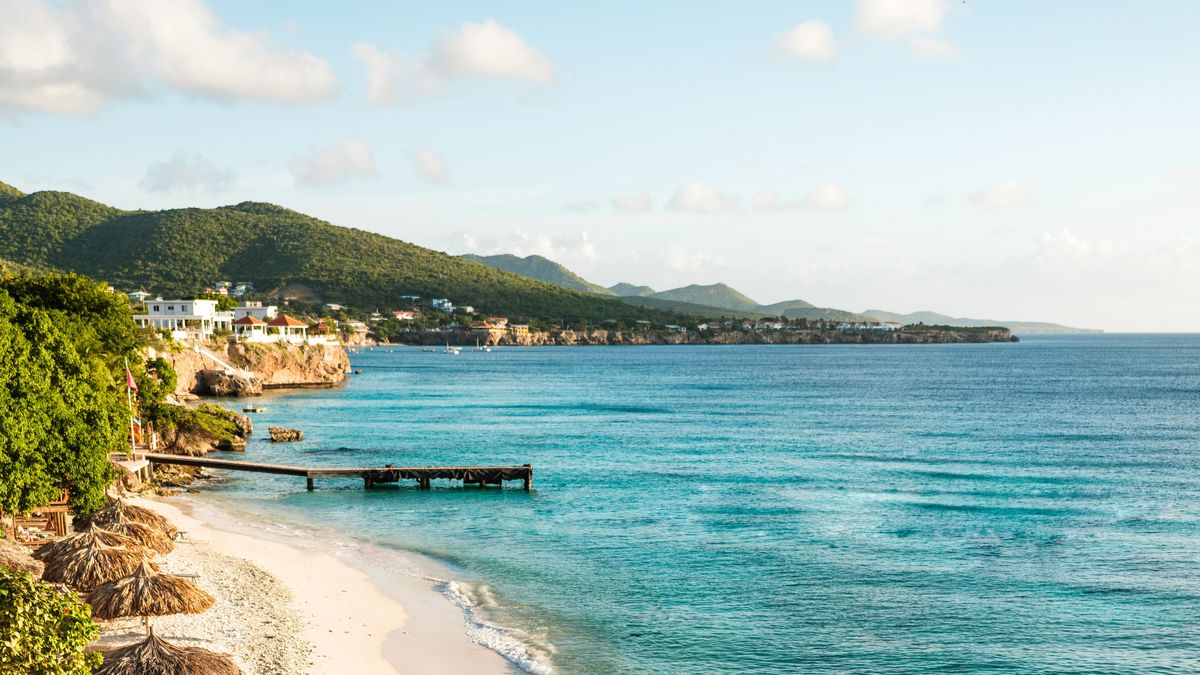 Curazao ofrece buceo único, playas vibrantes y experiencias que combinan aventura, relax y cultura. Curazao ofrece buceo único, playas vibrantes y experiencias que combinan aventura, relax y cultura.