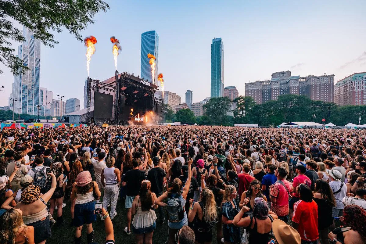 Lollapalooza Chicago: el tradicional festival contará con cuatro días de música, incluyendo artistas como Charli XCX, Tate McRae, Lorde, y The Smashing Pumpkins.